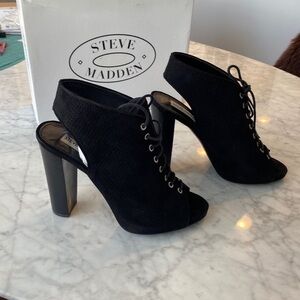 Steve Madden black sueded shoes/ boots in like new condition Size 7.5